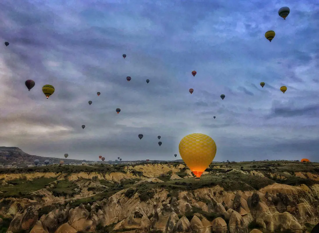 beautiful hot air balloons in the sky