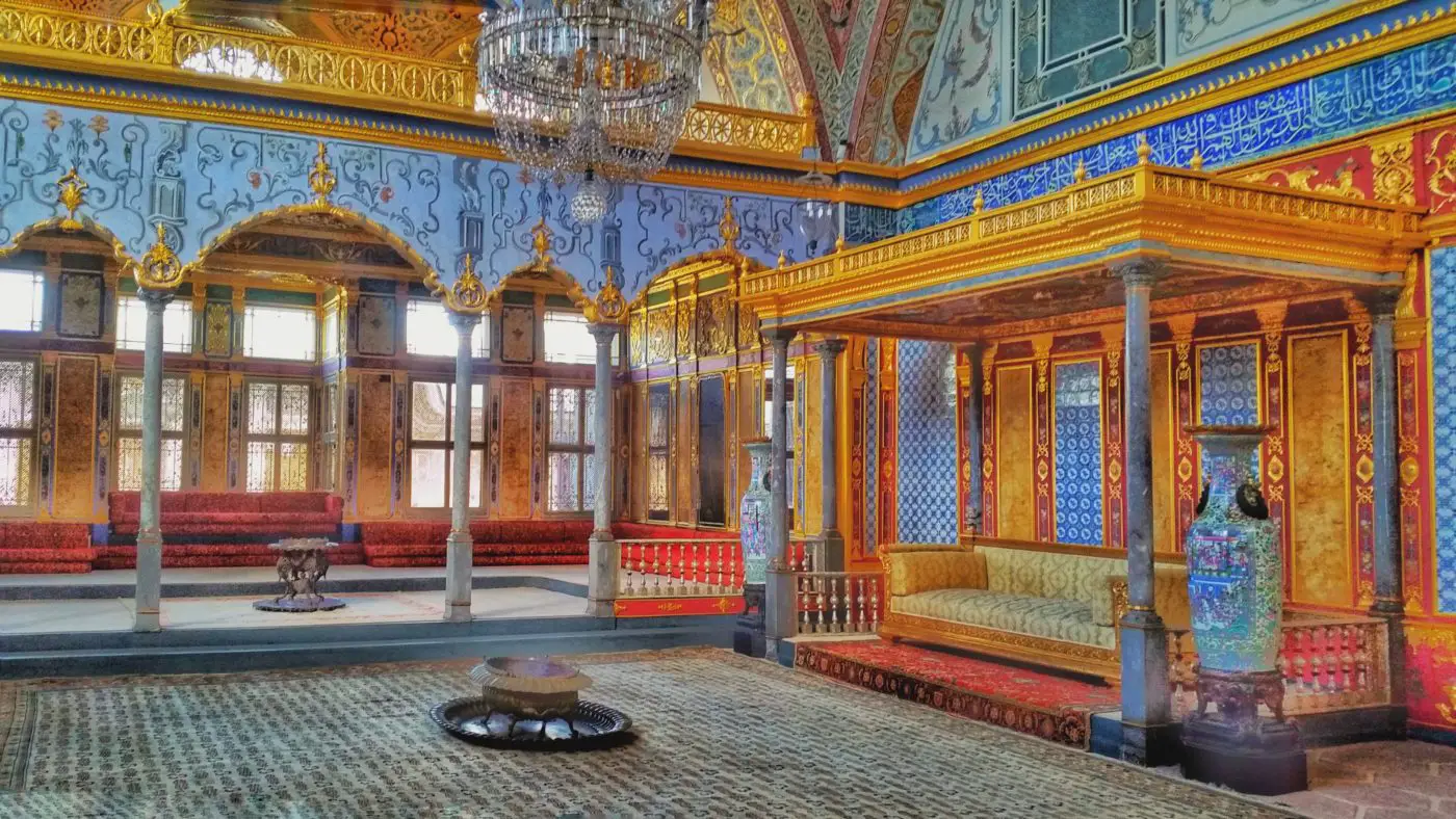 must visit topkapi palace in istanbul